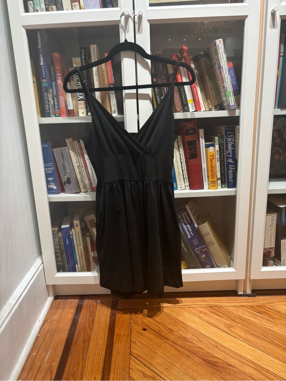 Black V-Neck Sleeveless jumpsuit